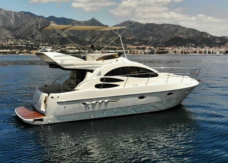 Yacht charter company for groups